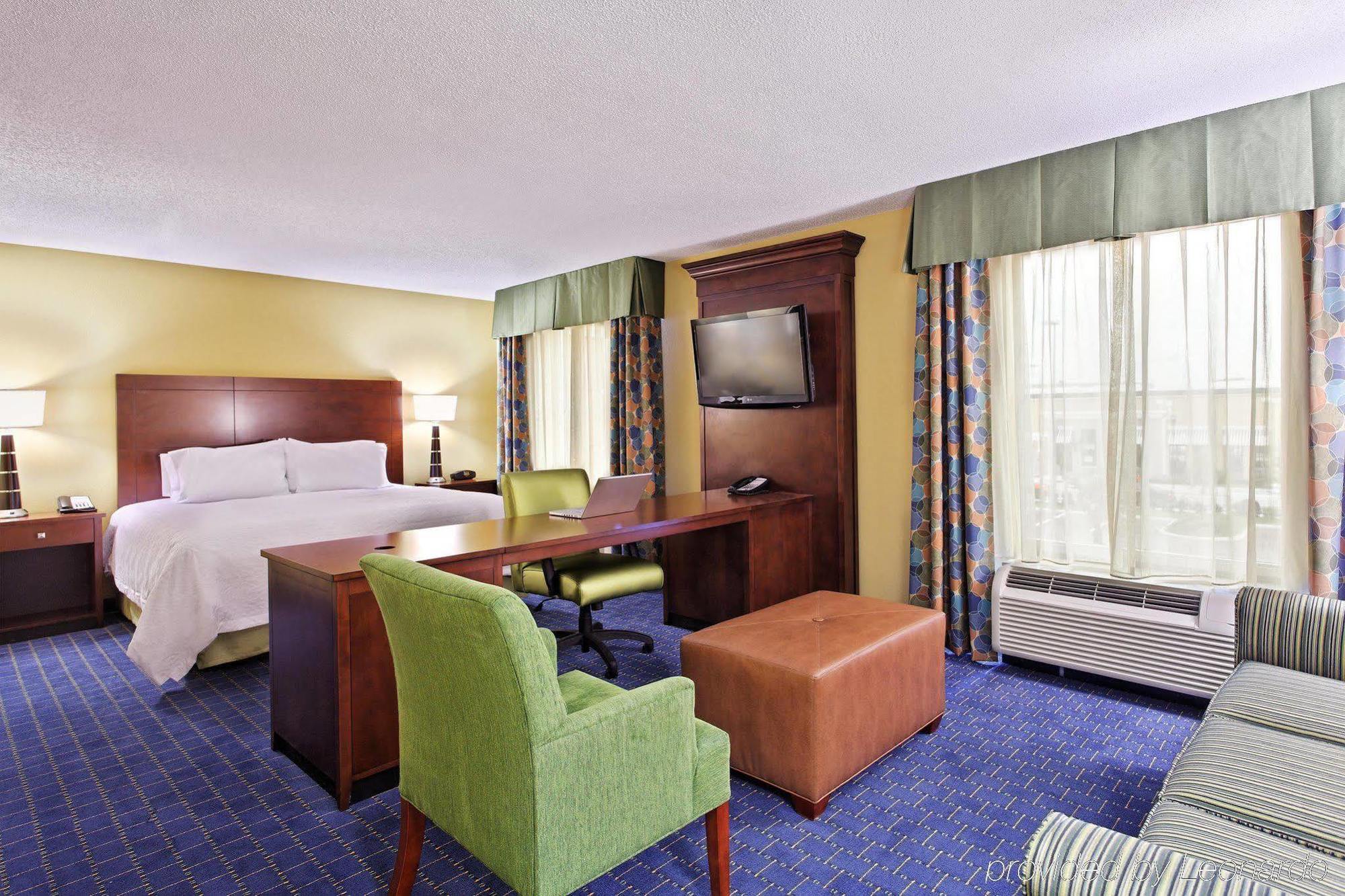 Hampton Inn & Suites Orlando Airport At Gateway Village Room photo